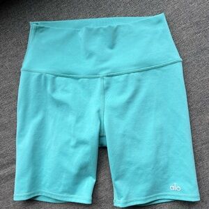 ALO yoga Biker Shorts green Sz S